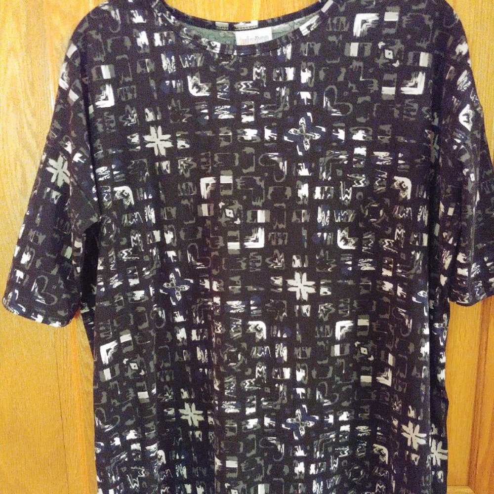 LuLaRoe Irma Tunic